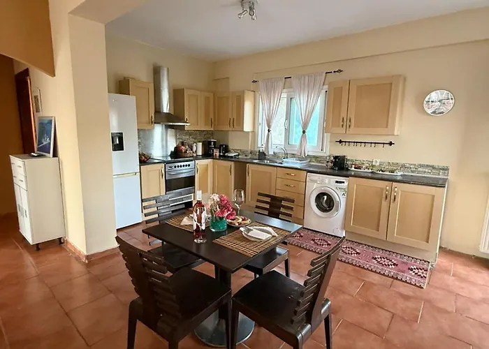 Sunset By The Sea Дом отдыха