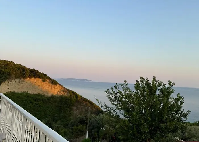 Sunset By The Sea 度假居