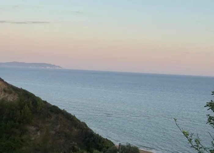 度假居 Sunset By The Sea